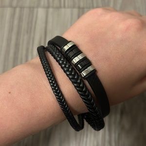 Trendy black classic leather bracelet